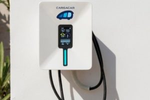 ¿Cómo sé qué cargador de coche necesito? Claves para elegir el mejor